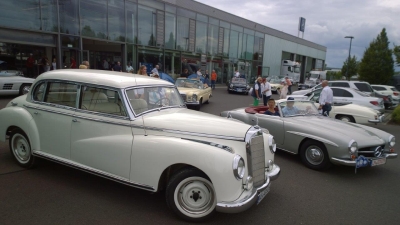 adenauer mercedes in weimar bei oldtimertreffen